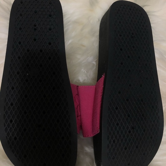 Sandals/slides - Picture 2 of 2